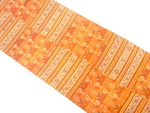 横段に花唐草模様織り出し　袋帯